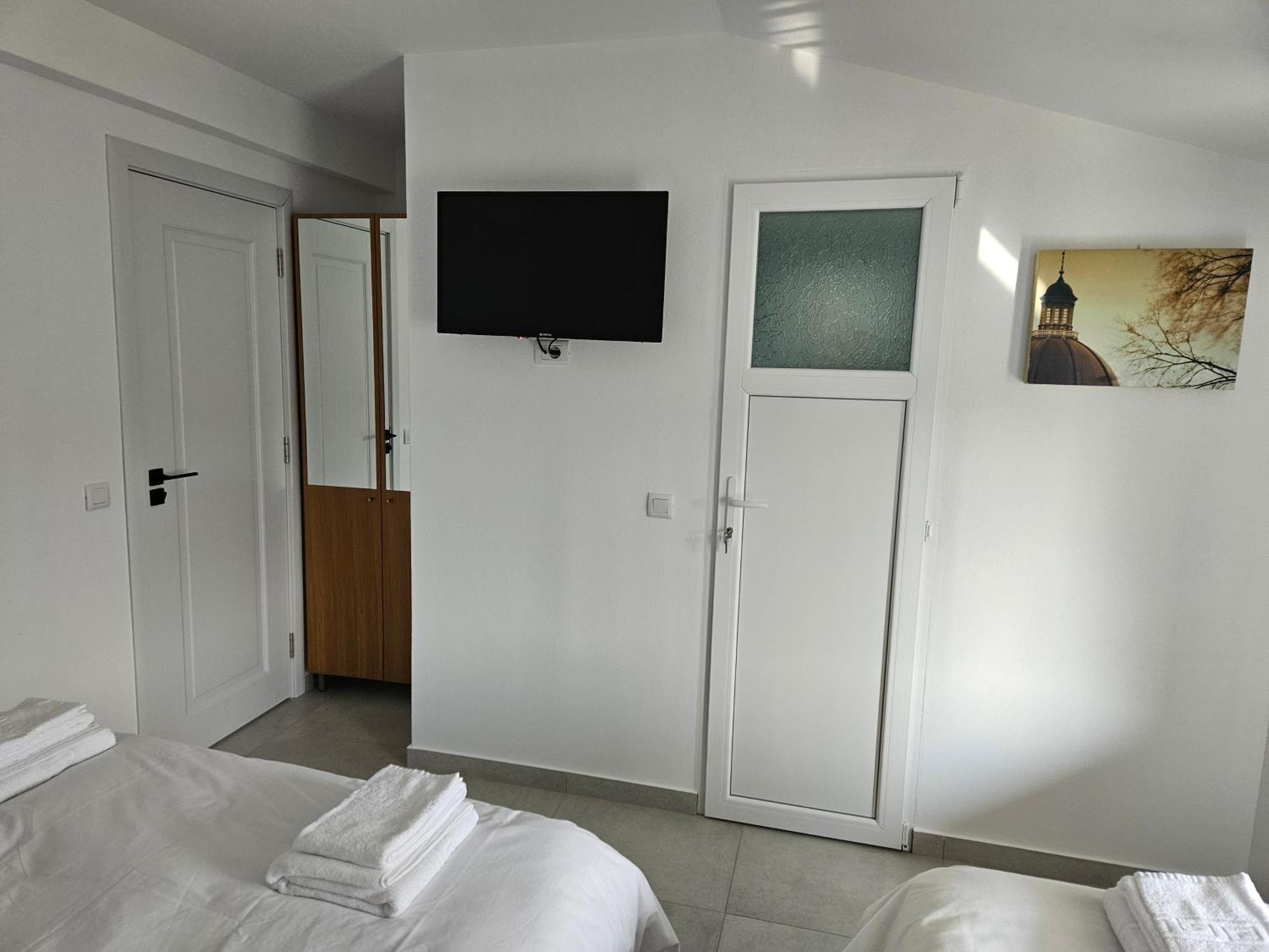トゥルダCasa Cristianアパートメント エクステリア 写真