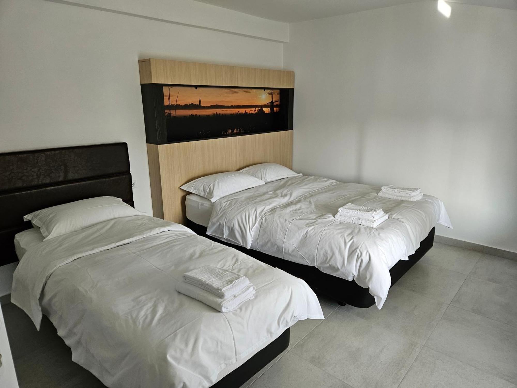 トゥルダCasa Cristianアパートメント エクステリア 写真